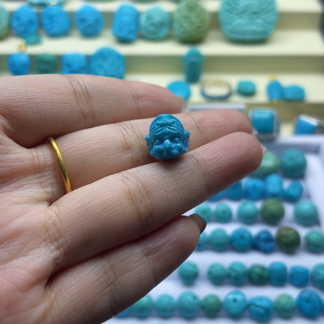 绿松石雕刻未镶嵌