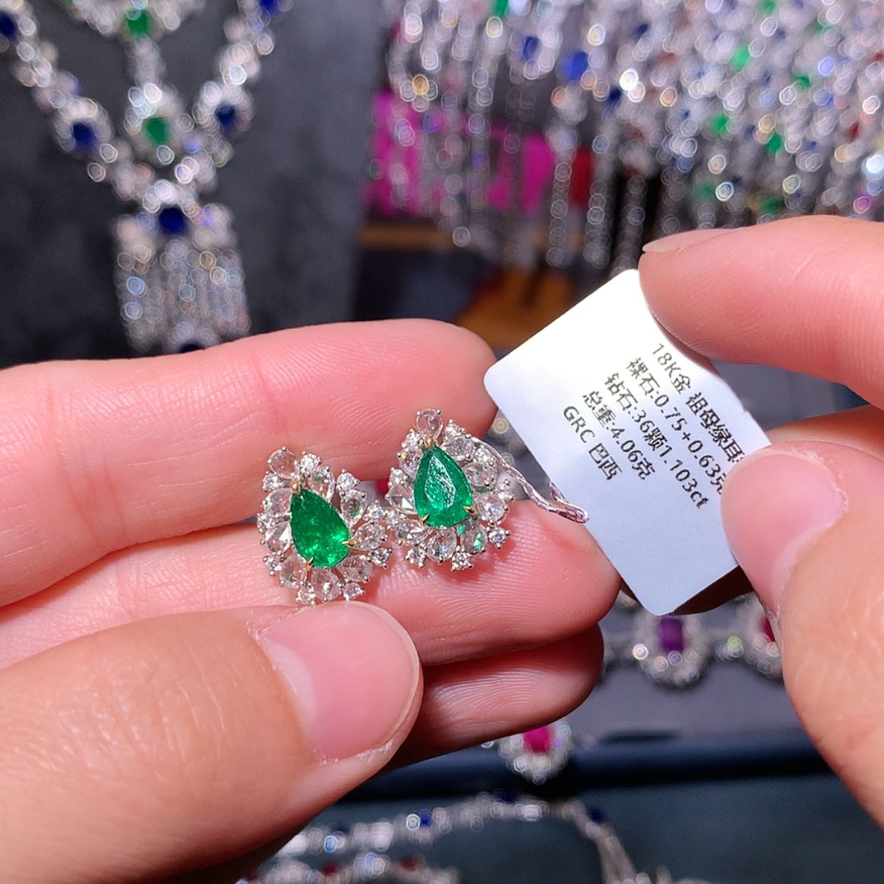 【闪购商品】祖母绿耳钉18K金镶嵌
