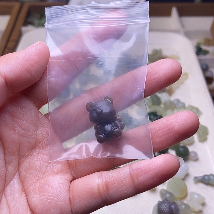 绿***情和田玉未镶嵌颈饰