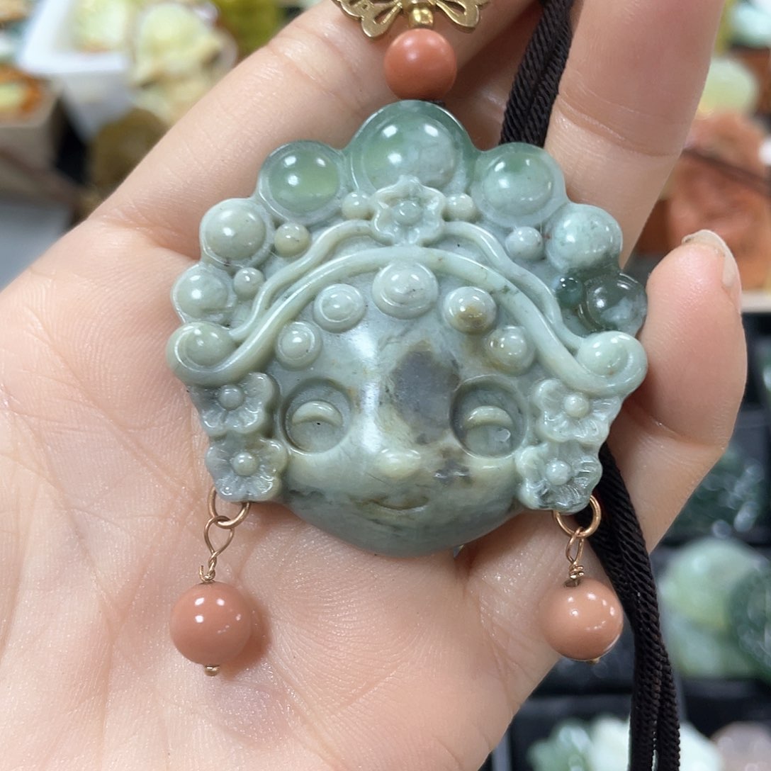 蛇纹石玉颈饰未镶嵌