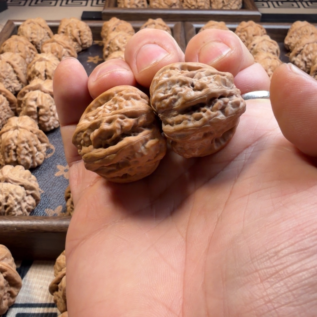 文玩核桃手串蛤蟆头