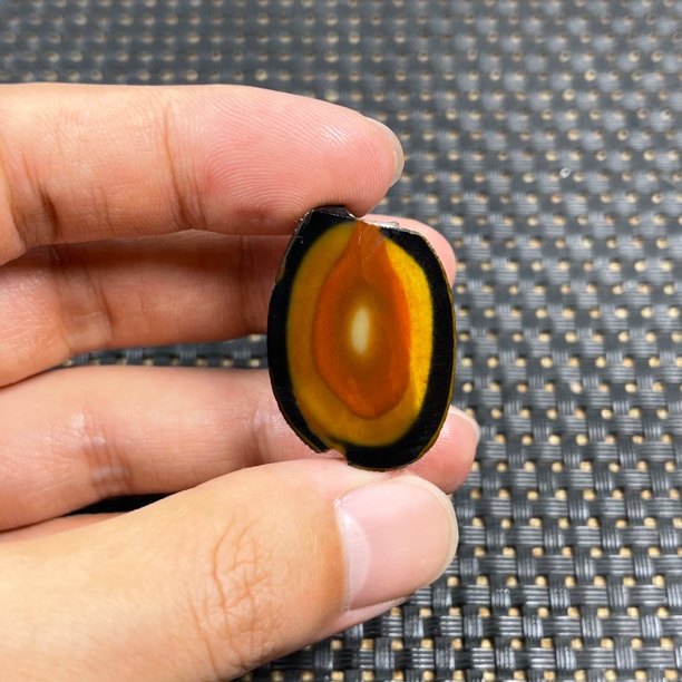 招财转运玉吊坠黑皮红沁白玉黄沁特色切料挂件俏色糯巧雕生命之源