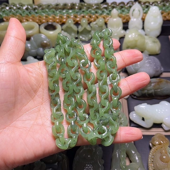 和田玉未镶嵌挂件