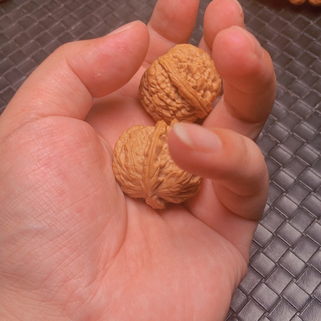 桃核把件海*直播间全品白狮子