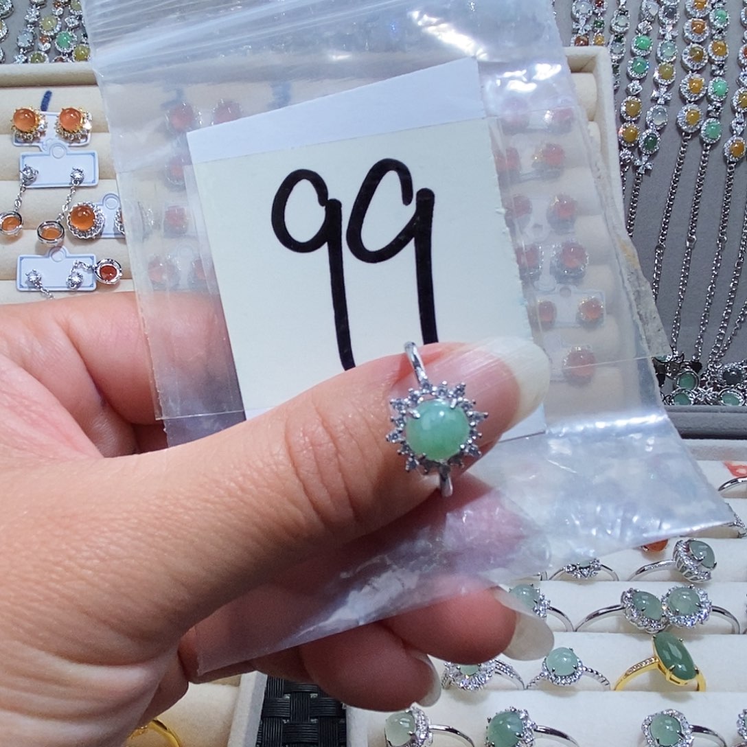 翡翠未镶嵌戒指缅甸