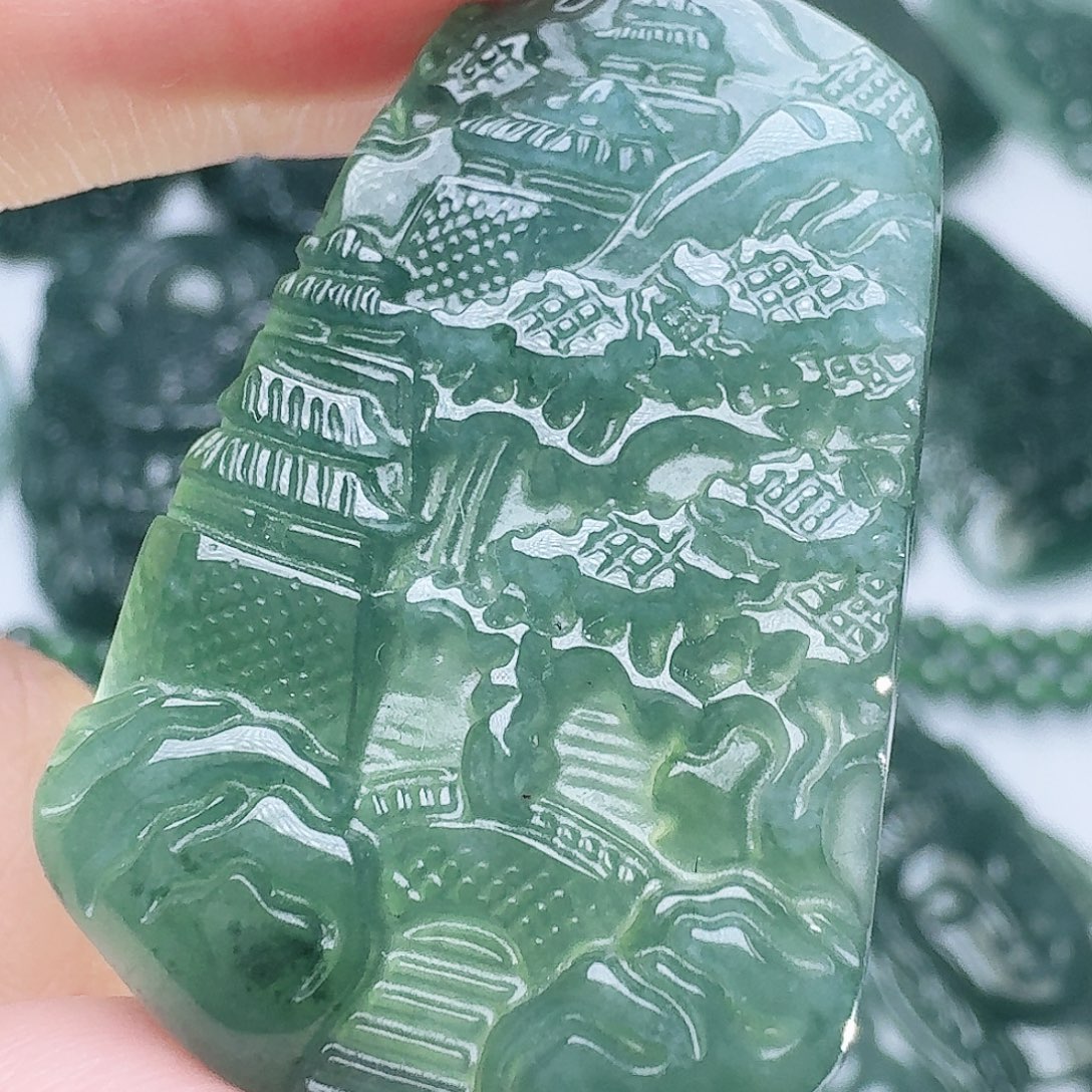 翡翠未镶嵌颈饰天然的A货翡翠多样性发其一 