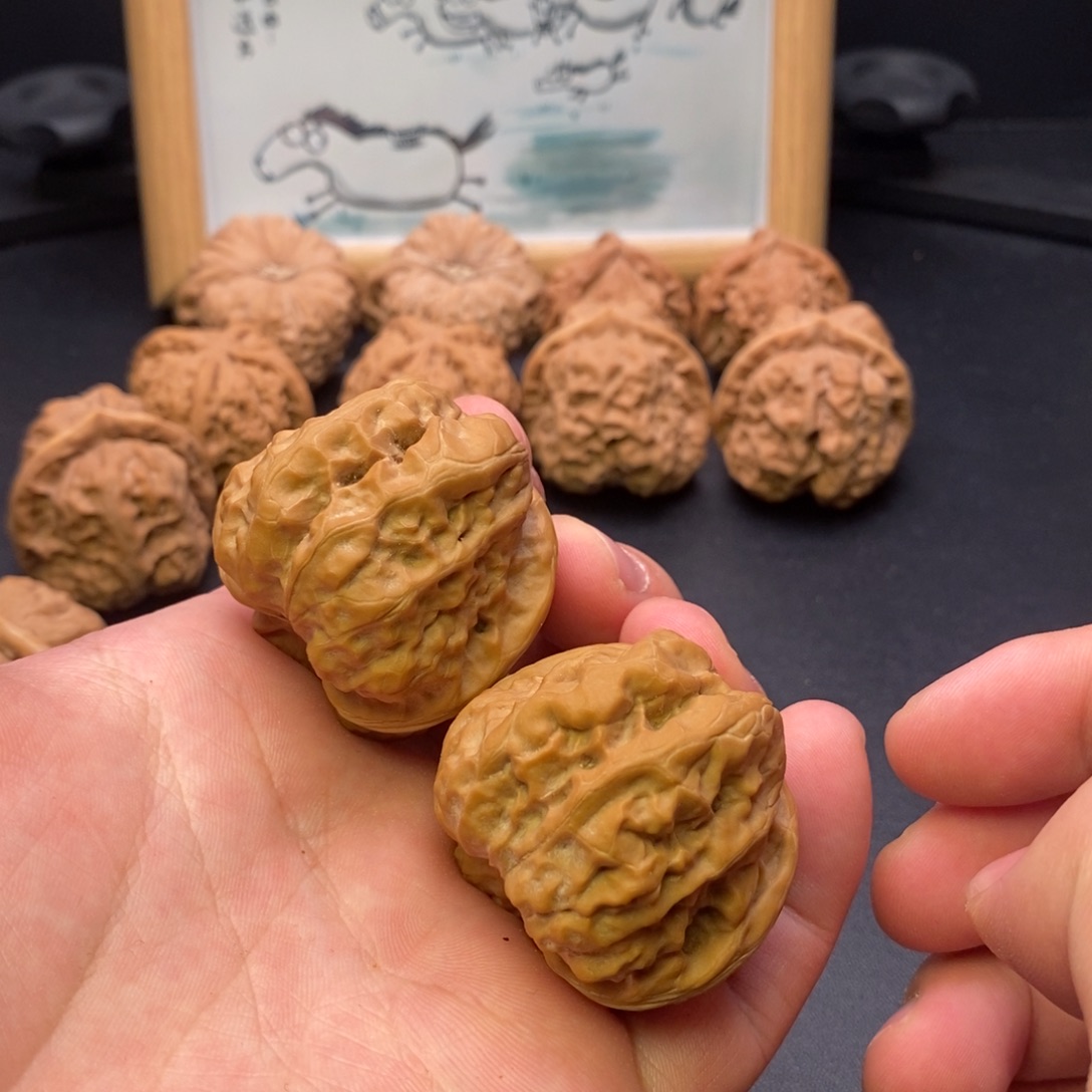 性***＂文玩核桃吊坠蛤蟆头