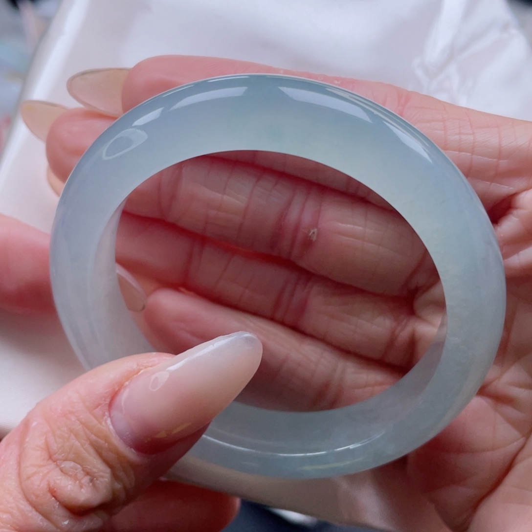 未镶嵌手镯翡翠52.0圈 冰浅湖水绿 荧光棒 49号