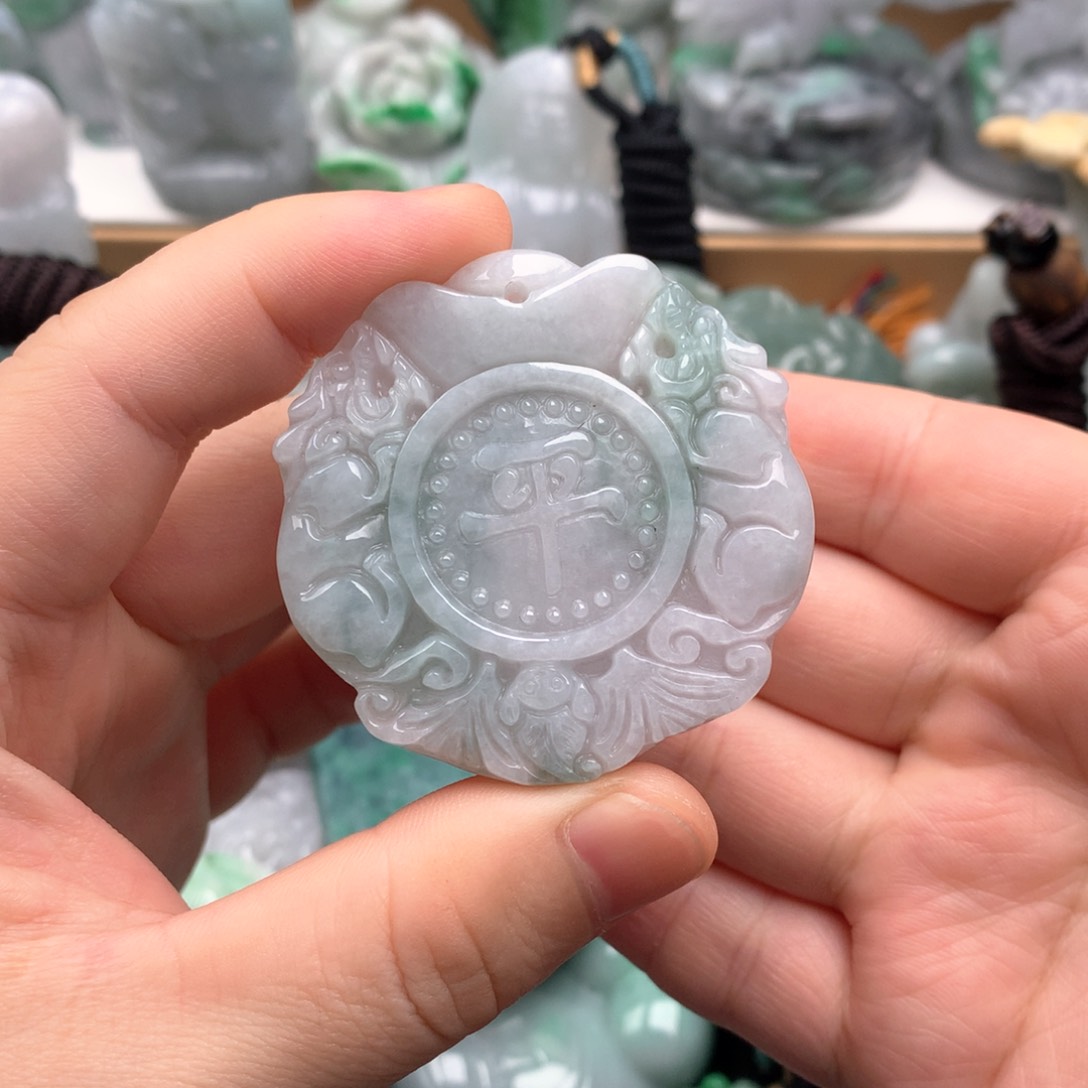 吊坠(不含链)未镶嵌翡翠