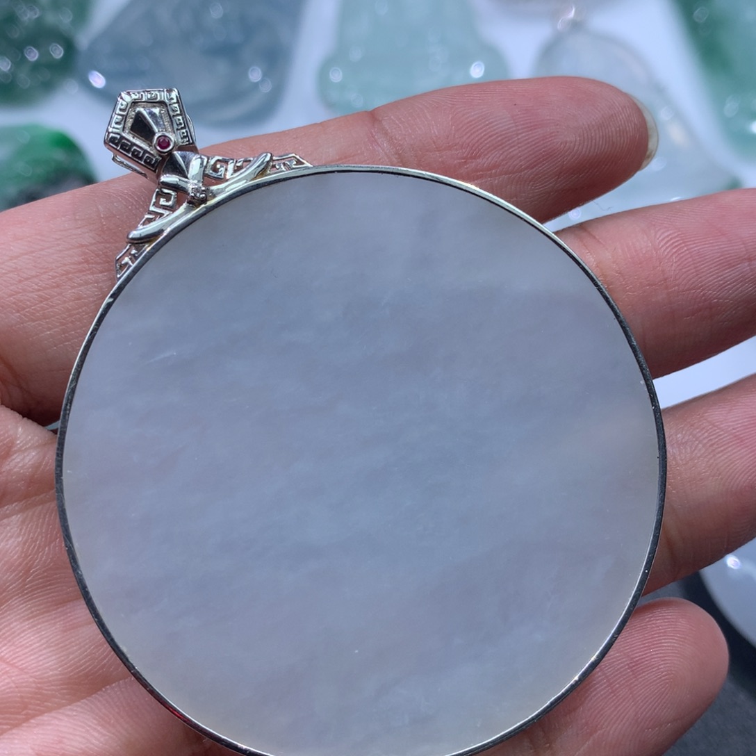 颈饰18K金镶嵌翡翠缅甸天然A货翡翠