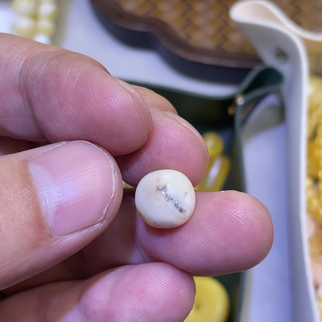 蜜蜡手串未镶嵌9.8瑕疵