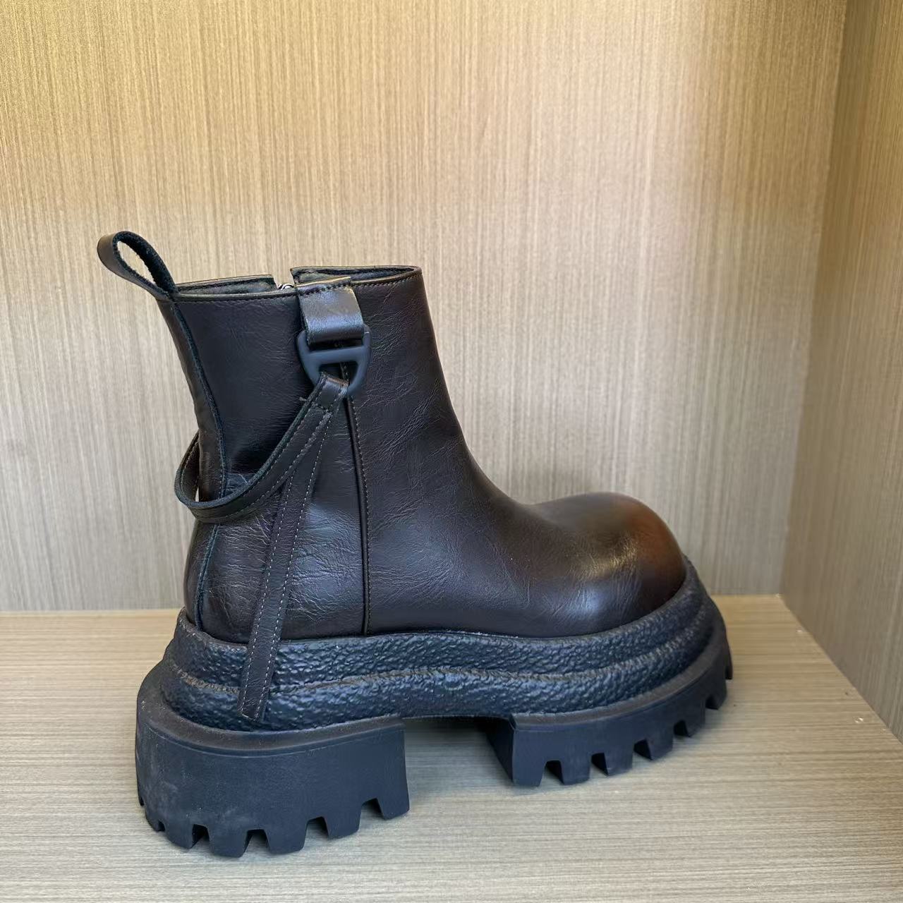 厚底轻奢时尚舒适潮流百搭爆款马丁靴 781