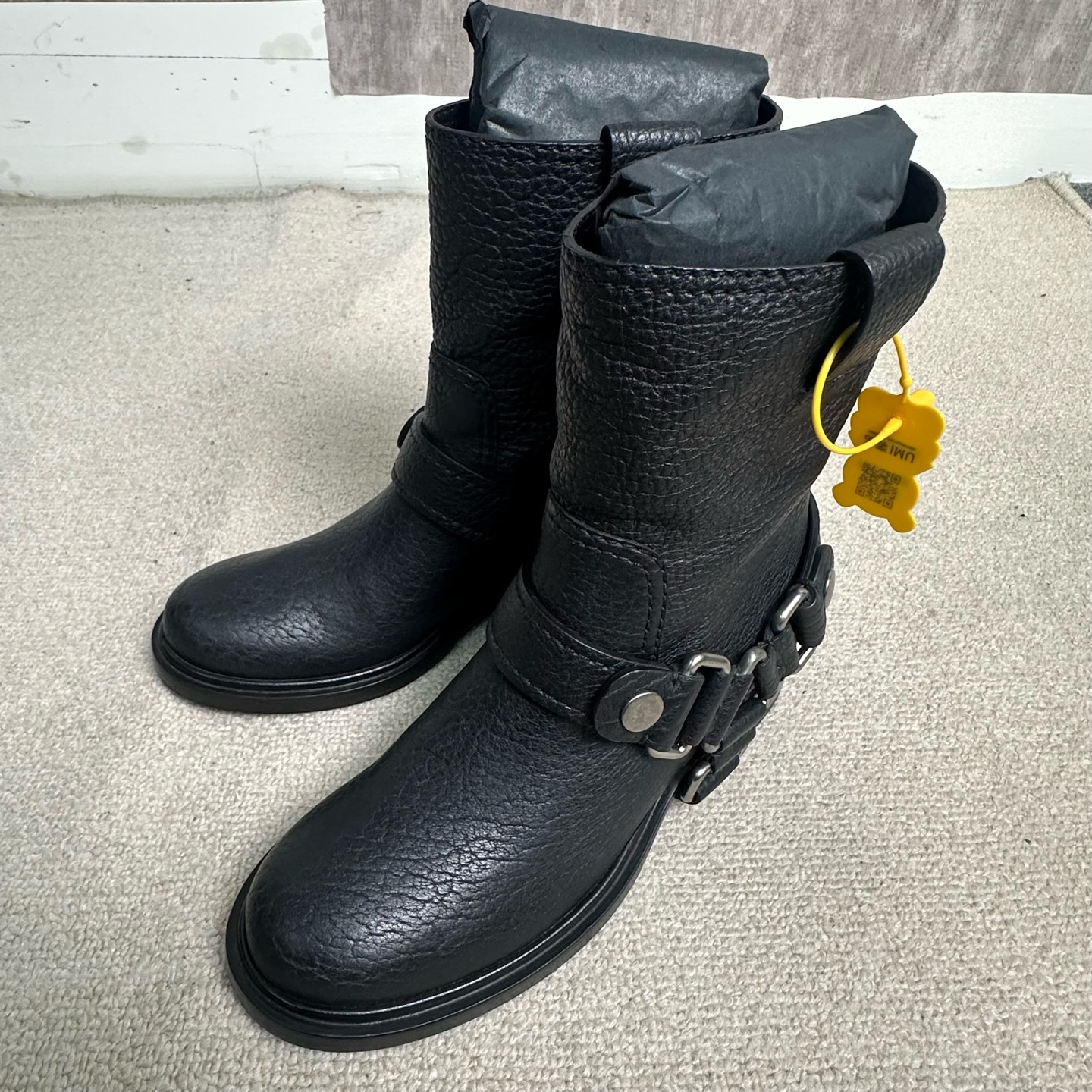 99新 MIU MIU/缪缪 Miu Miu 缪缪 黑色机车靴36.5码