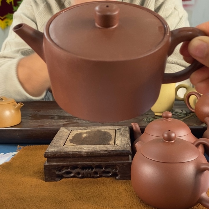 紫砂茶壶红皮龙汉瓦200左右的容量