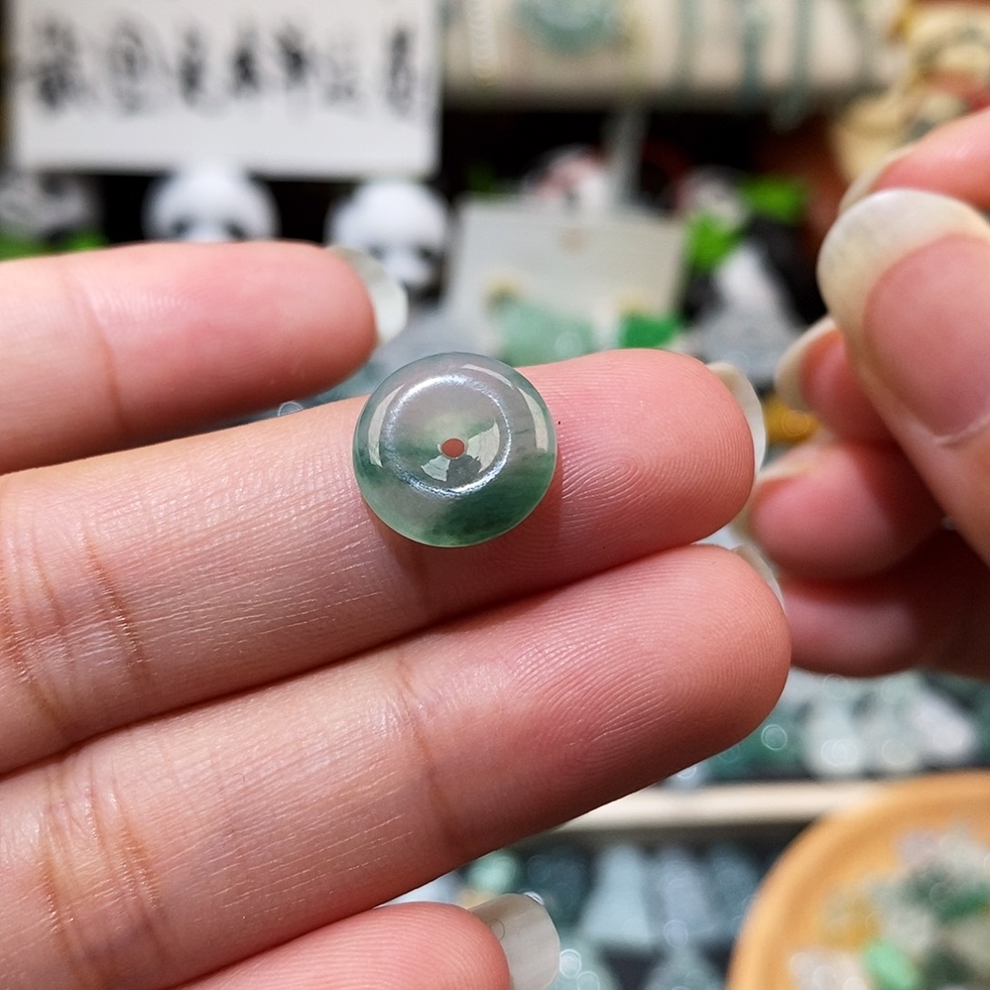 翡翠未镶嵌颈饰冰飘花平安扣