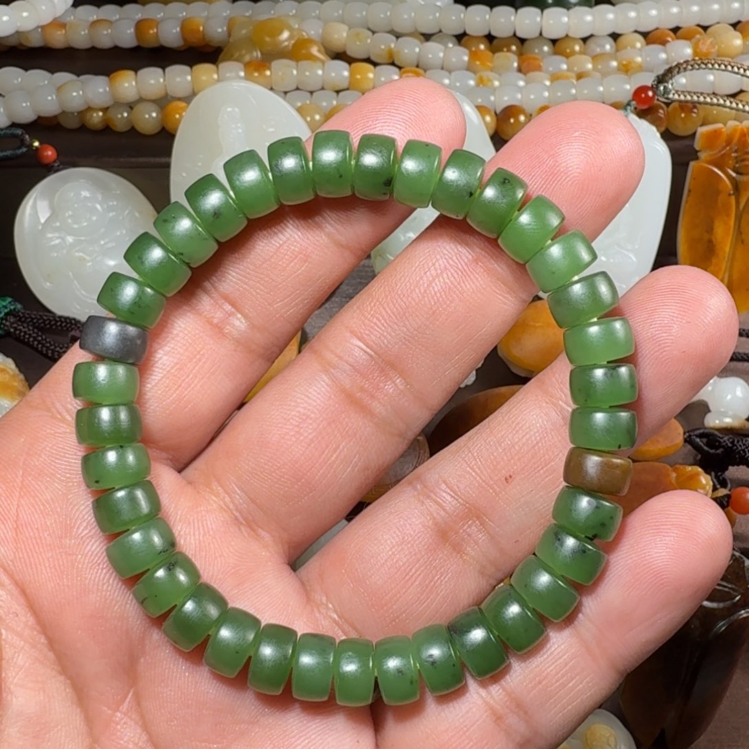 和田玉颈饰未镶嵌