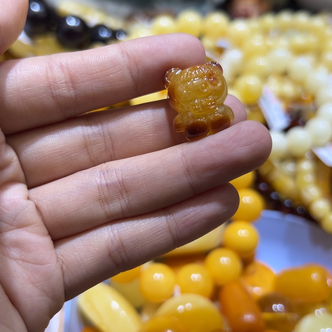 琥珀珠宝奇石未镶嵌