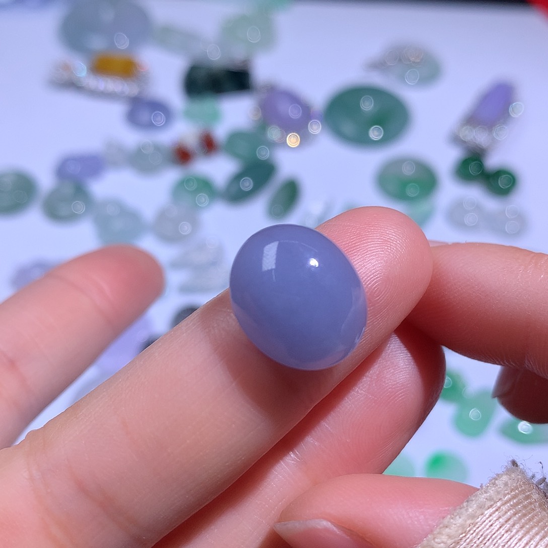 翡翠颈饰未镶嵌蛋