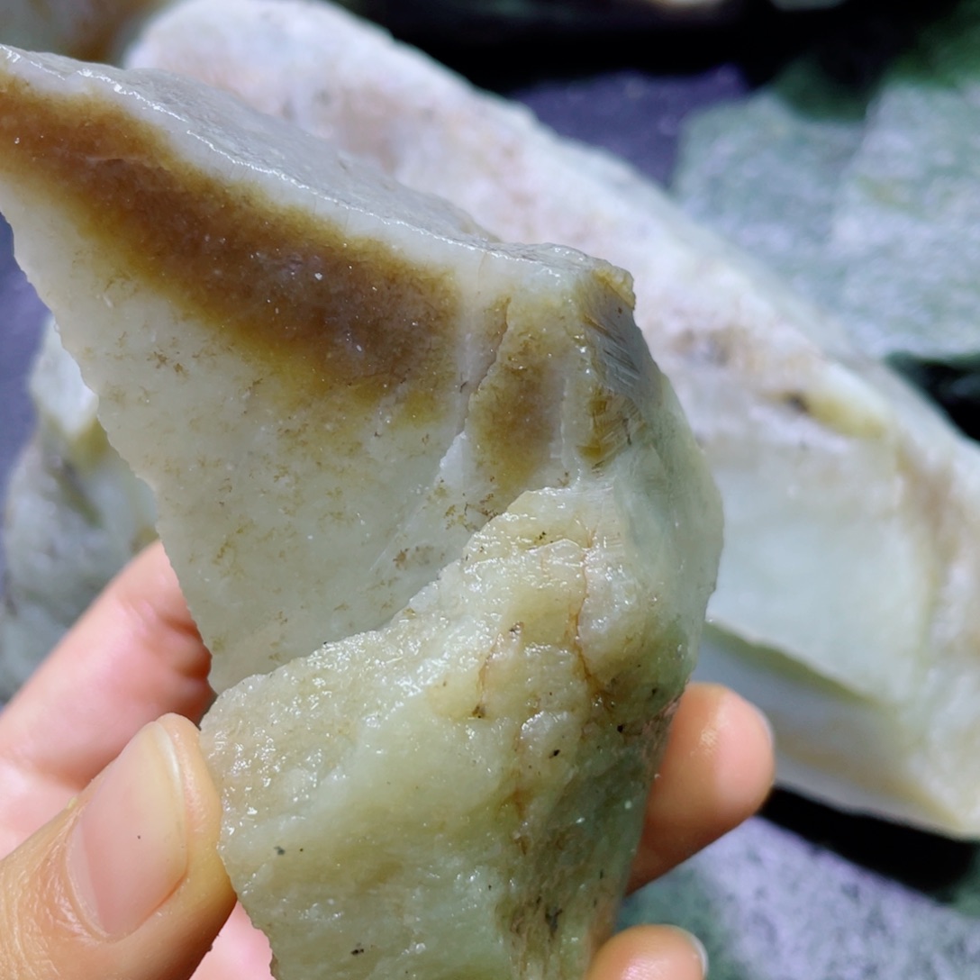 和田玉未镶嵌珠宝半成品