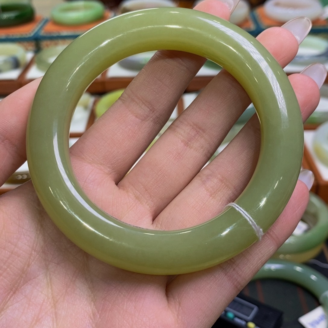 和田玉手镯未镶嵌若羌黄口青苹果色56-57