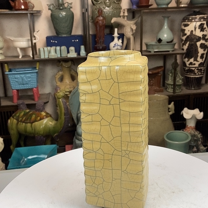 哥窑琮式瓶一件漏了