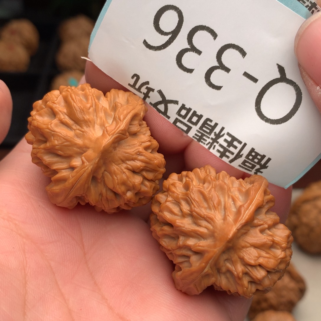 文玩核桃把件34秦闷……