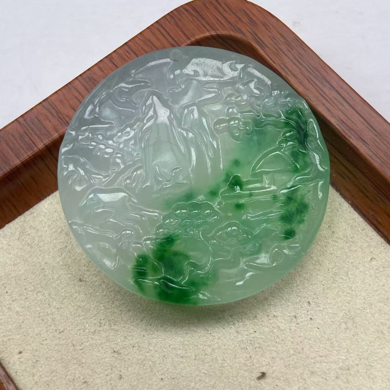 A825绿飘花山水牌吊坠时尚百搭女款多样发货其一