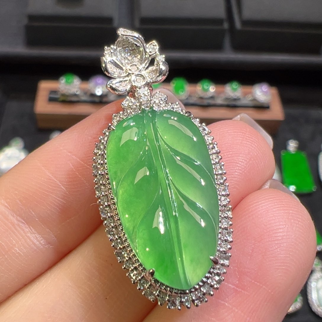 翡翠颈饰18K金镶嵌收到货48小时鉴赏期