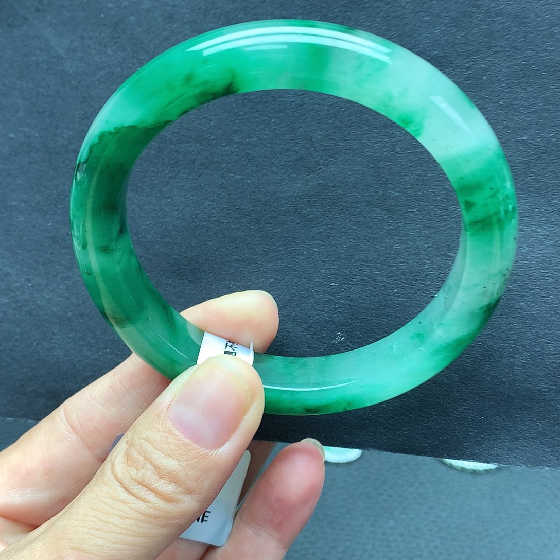 【闪购商品】未镶嵌手镯石英质玉