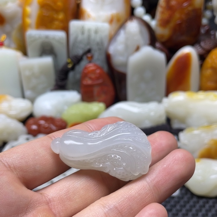 和田玉未镶嵌颈饰
