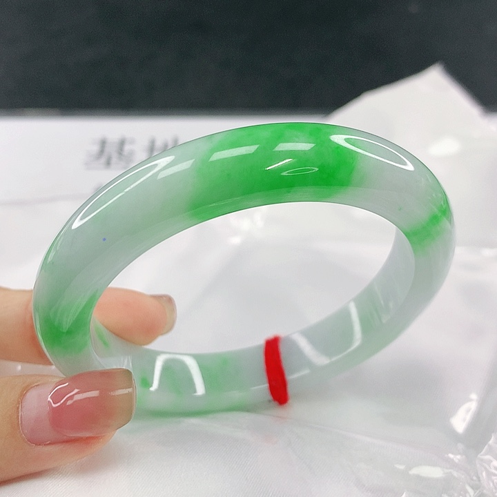 翡翠未镶嵌手镯圈56.8，03041