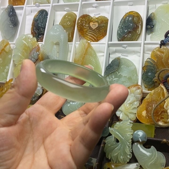 未镶嵌蛇纹石玉手镯