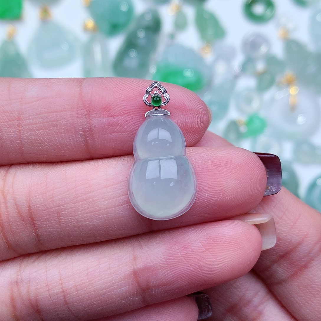 翡翠吊坠(不含链)18K金镶嵌