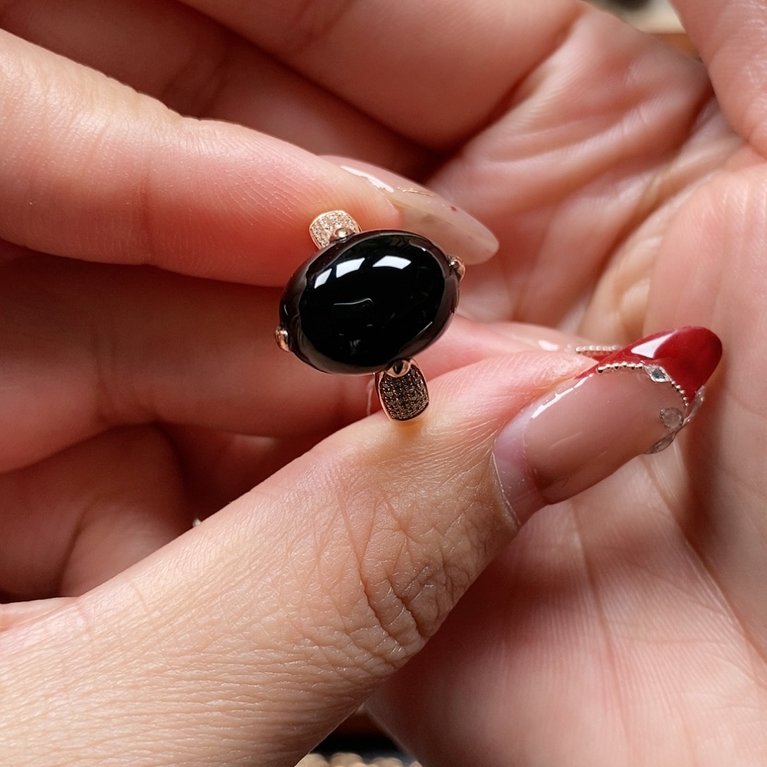 翡翠戒指18K金镶嵌三*森墨翠