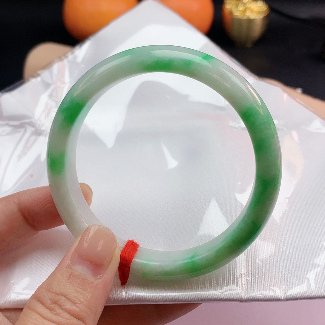 翡翠手镯未镶嵌56圈2457