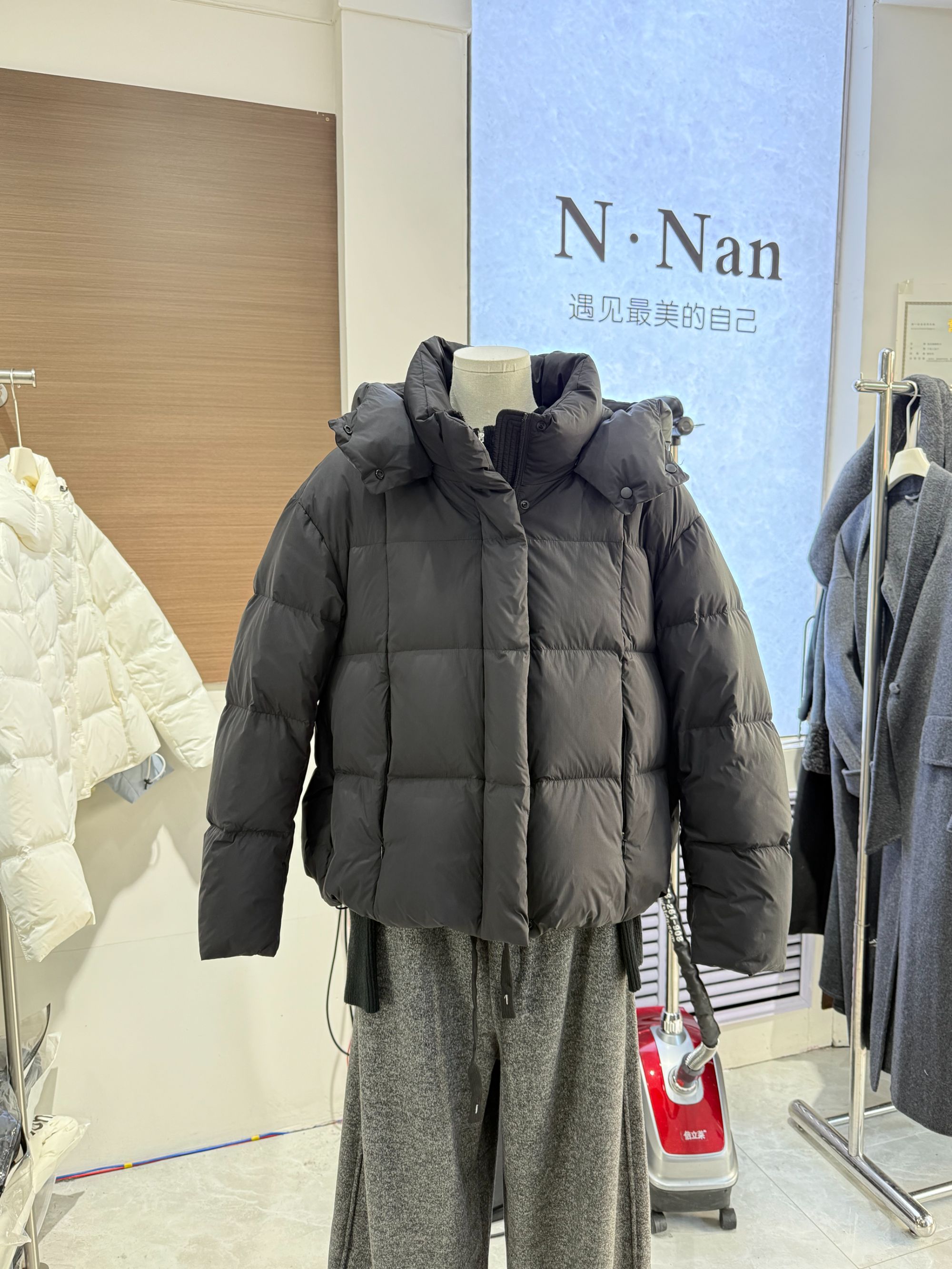 香港一诺 8712   连帽羽绒服  常规款