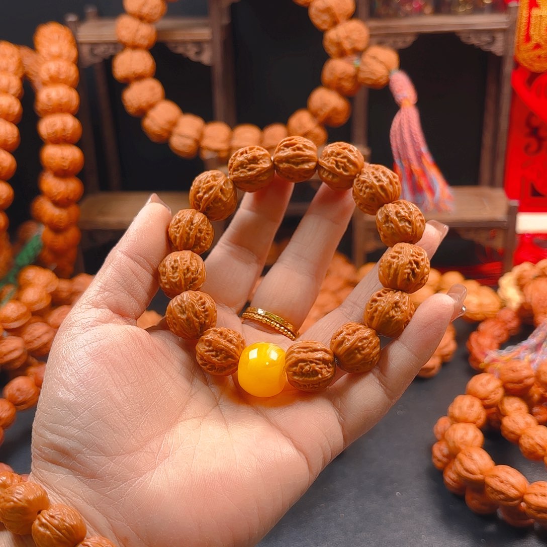 文玩核桃吊坠通核桃手串