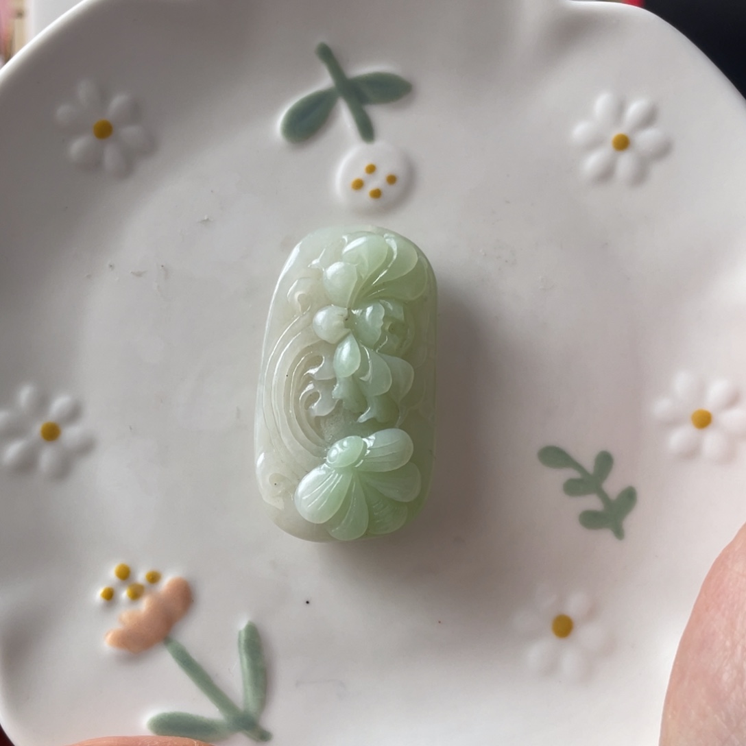 和田玉未镶嵌颈饰脆青花牌