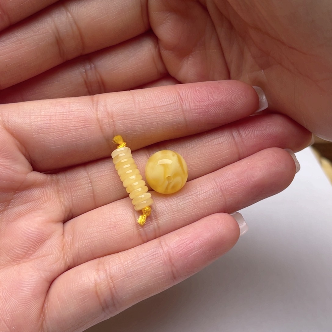 蜜蜡裸石未镶嵌“***”蜜蜡梦