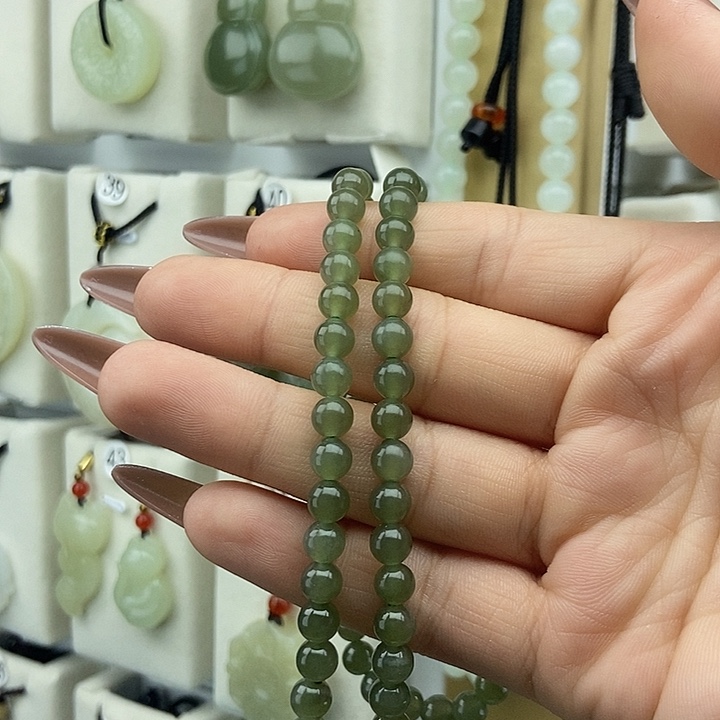 冰***雨和田玉未镶嵌颈饰