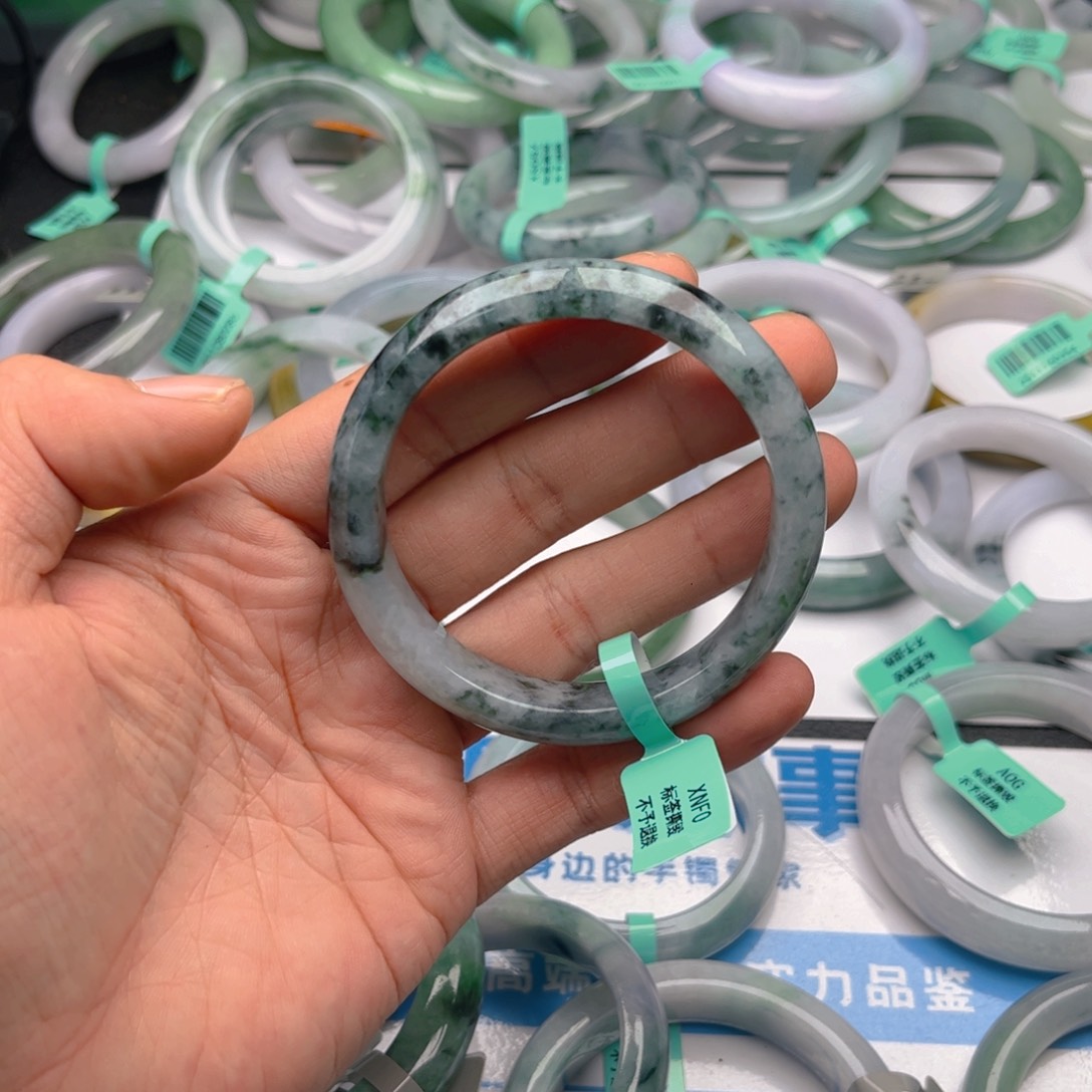 未镶嵌手镯翡翠S***?