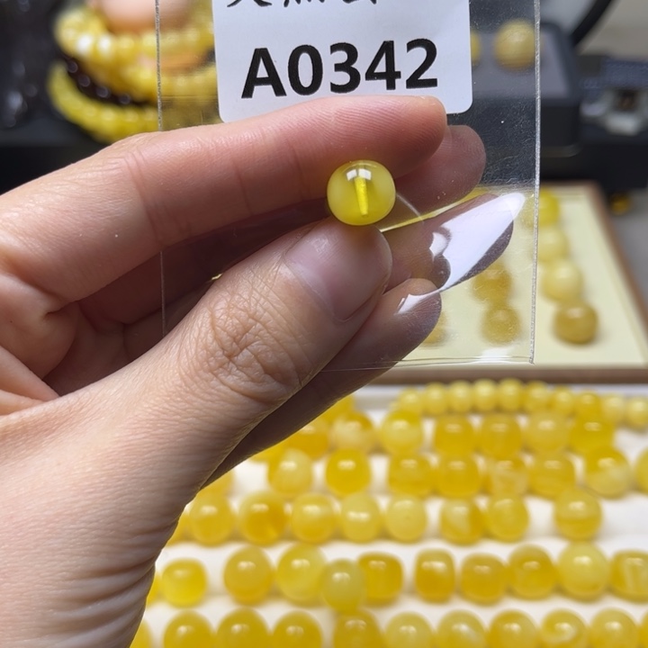 琥珀未镶嵌珠宝奇石A0342尺寸10mm老型金绞蜜
