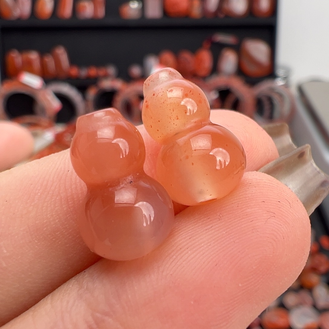 南红玛瑙未镶嵌颈饰通孔葫芦