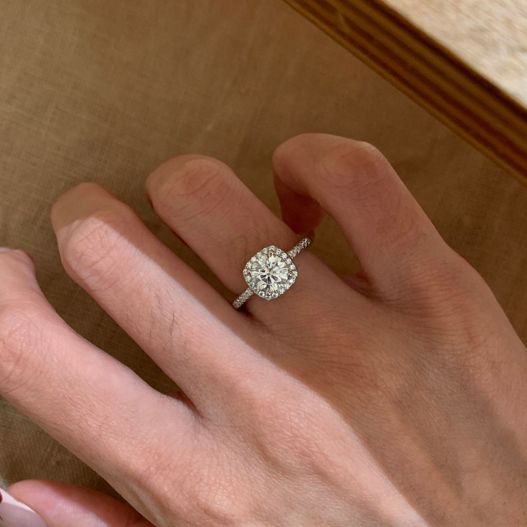 铜合金戒指 满钻小方糖戒指女轻奢时尚气质百搭高级设计感手饰