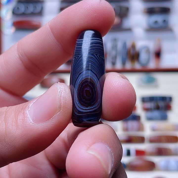 未镶嵌颈饰玛瑙/玉髓大*鳅