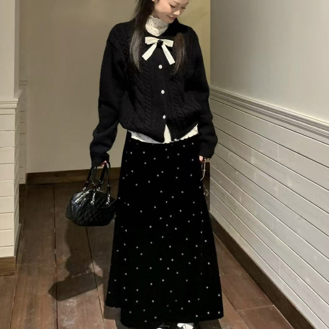 韩系慵懒风休闲简约气质三件套女冬季新款波点长袖+毛衣+半裙套装