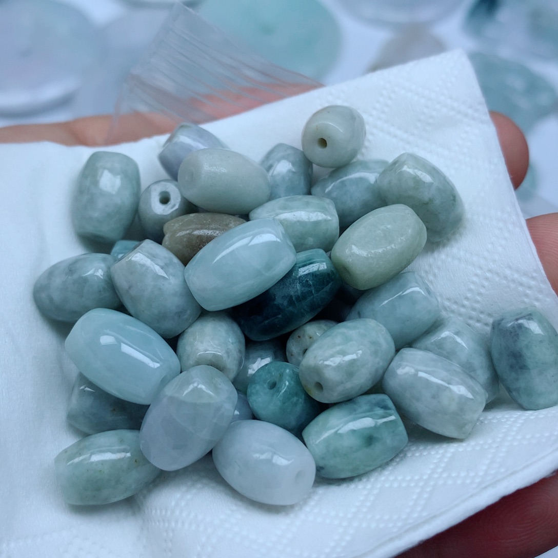 翡翠未镶嵌颈饰珠子翡翠