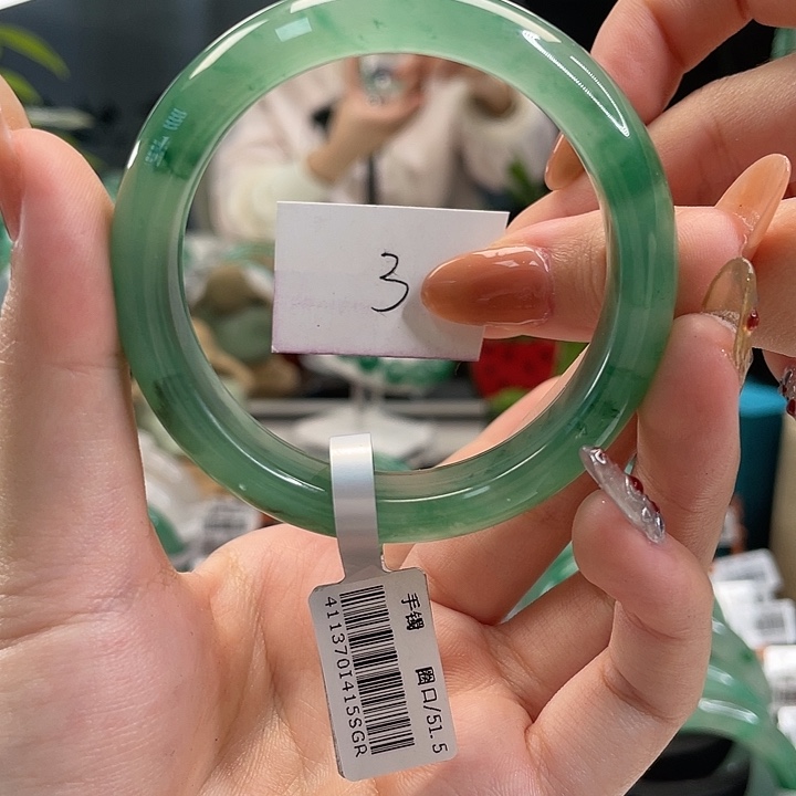 石英质玉手镯未镶嵌天然A货非洲翠手镯