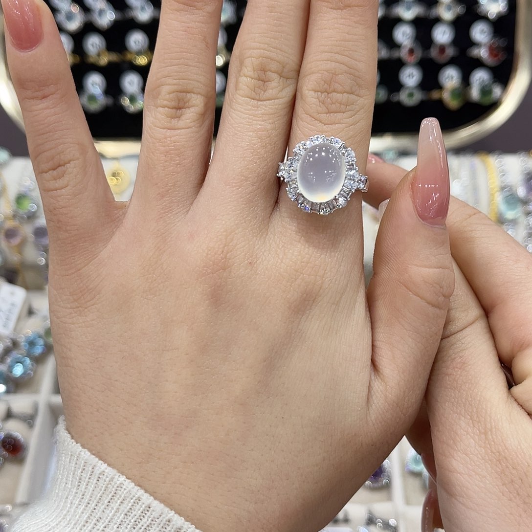 别***着蛇纹石玉银S925镶嵌戒指