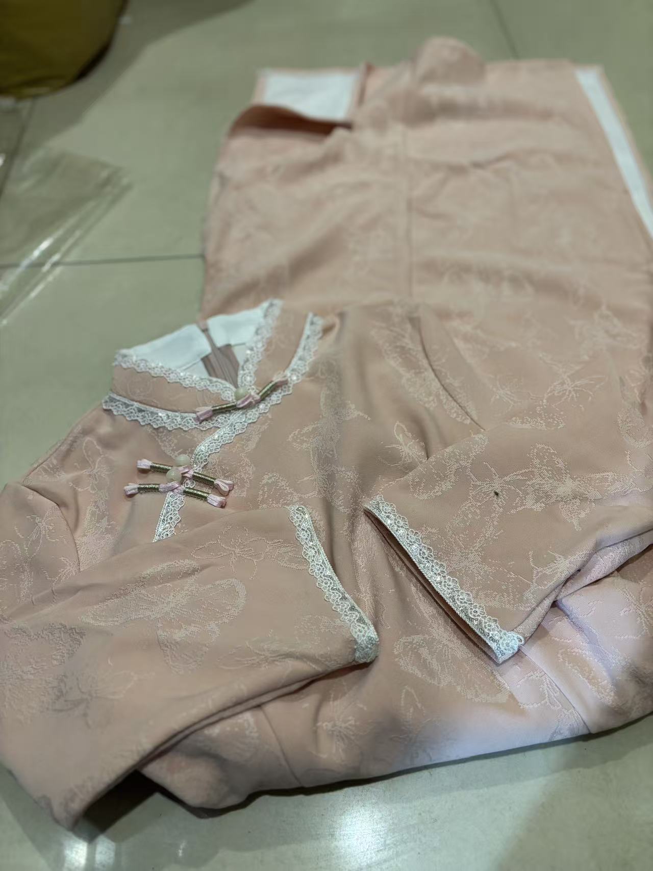 9112 粉色 花边 蝴蝶 旗袍